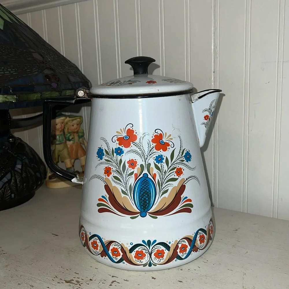 Vintage Berggren mid century flower design enamel ware coffee pot large